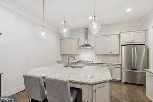 23595 GOLDEN EMBERS SQ, Ashburn, VA 20148