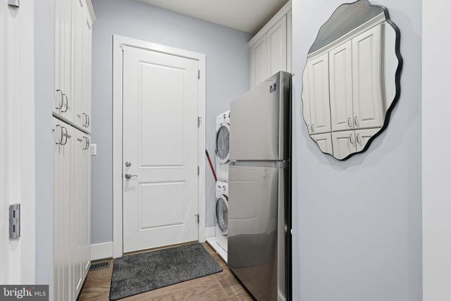 23595 GOLDEN EMBERS SQ, Ashburn, VA 20148