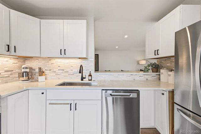 4570 E Yale Avenue 301, Denver, CO 80222