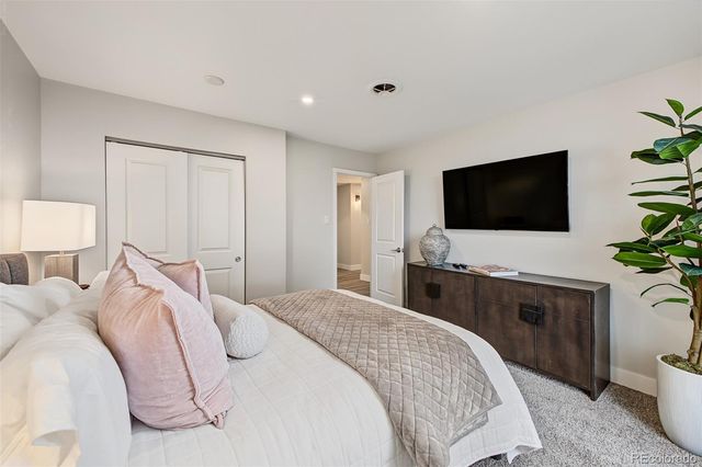 4570 E Yale Avenue 301, Denver, CO 80222