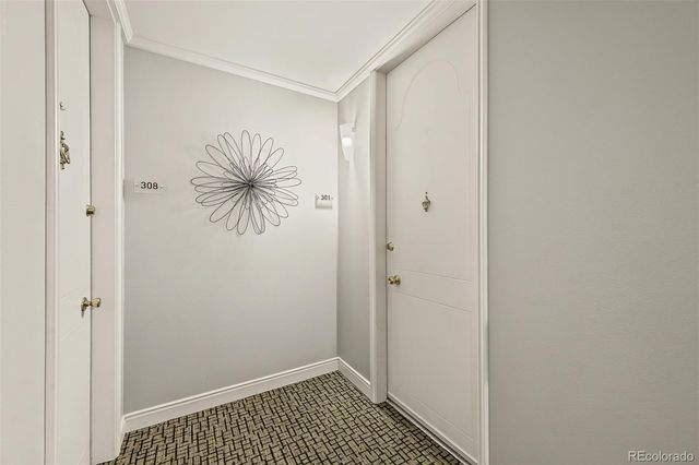 4570 E Yale Avenue 301, Denver, CO 80222