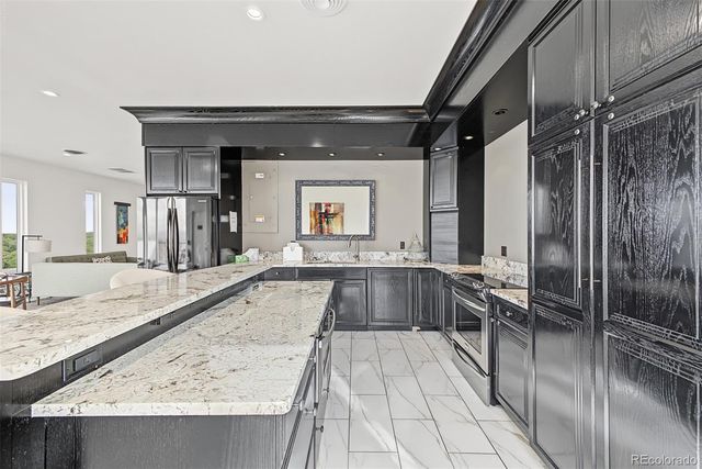 4570 E Yale Avenue 301, Denver, CO 80222