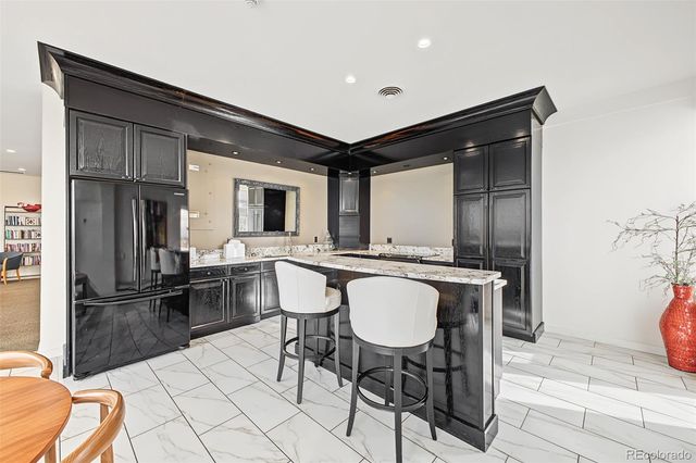 4570 E Yale Avenue 301, Denver, CO 80222