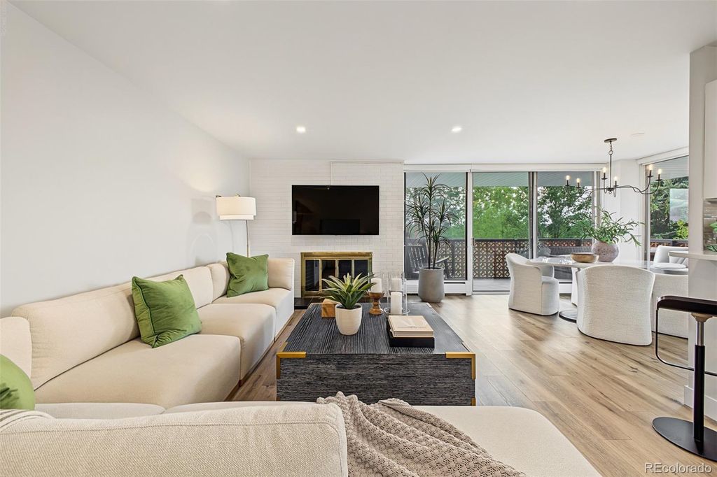 4570 E Yale Avenue 301, Denver, CO 80222