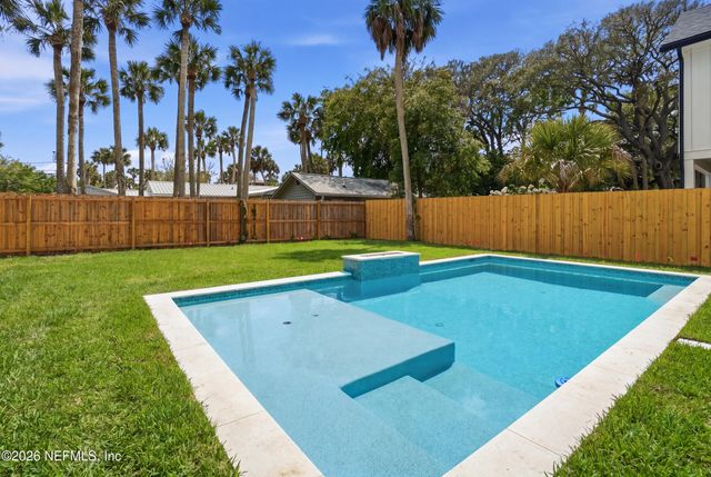 340 9TH Street, Atlantic Beach, FL 32233