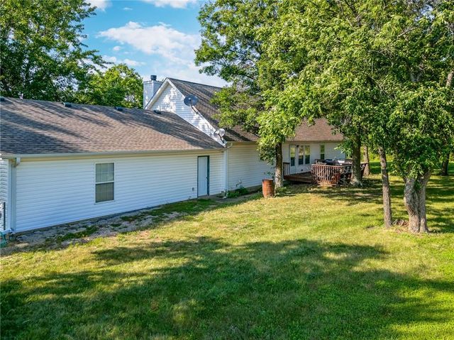 28501 SE Outer Road, Harrisonville, MO 64701