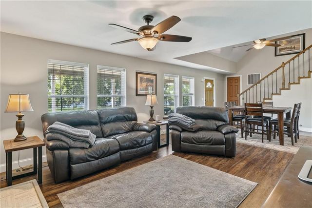 28501 SE Outer Road, Harrisonville, MO 64701