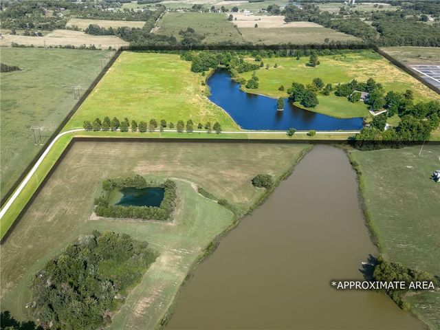 28501 SE Outer Road, Harrisonville, MO 64701