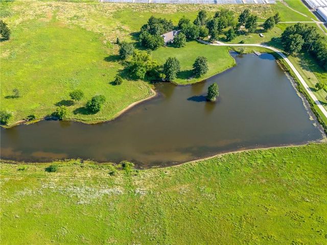 28501 SE Outer Road, Harrisonville, MO 64701