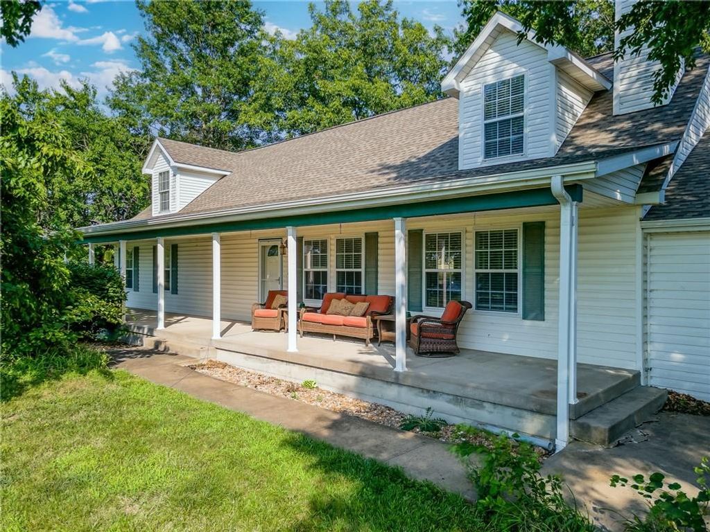 28501 SE Outer Road, Harrisonville, MO 64701