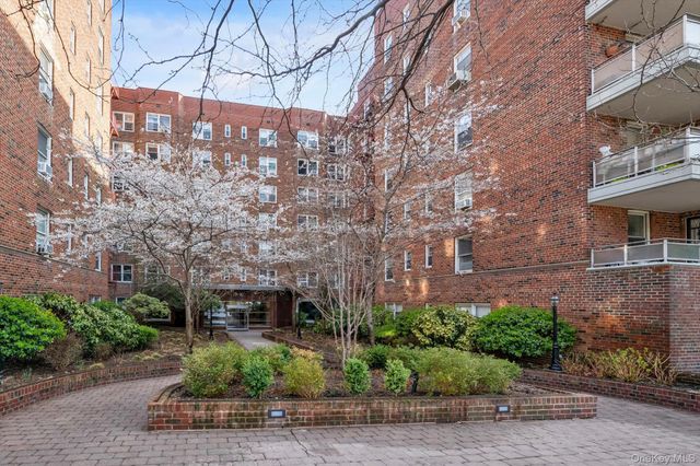 79-10 34th Avenue 7W, Jackson Heights, NY 11372