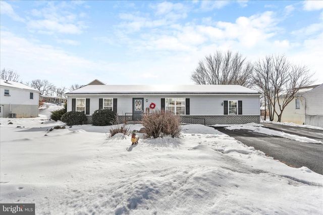 2828 FALLING SPRING RD, Chambersburg, PA 17202