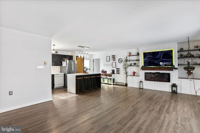 2828 FALLING SPRING RD, Chambersburg, PA 17202