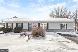 2828 FALLING SPRING RD, Chambersburg, PA 17202