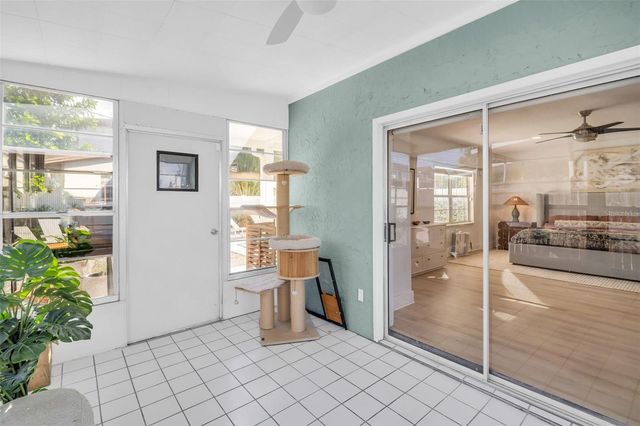 218 49TH AVENUE N, St Petersburg, FL 33703