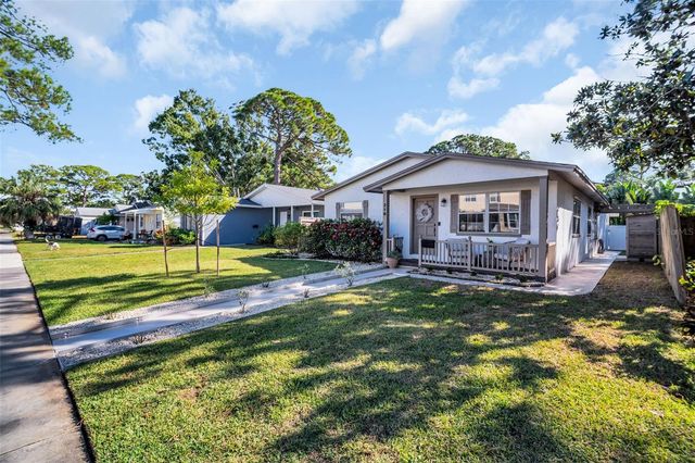 218 49TH AVENUE N, St Petersburg, FL 33703