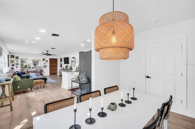 218 49TH AVENUE N, St Petersburg, FL 33703