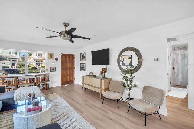 218 49TH AVENUE N, St Petersburg, FL 33703