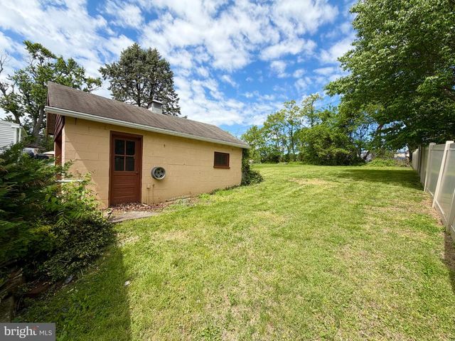 1404 ELMWOOD AVE, Sharon Hill, PA 19079