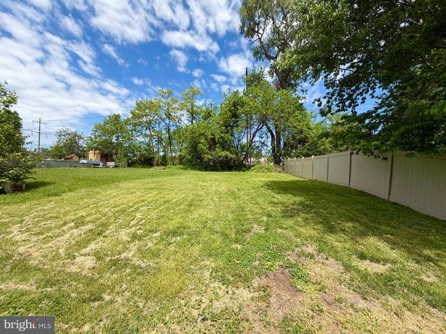 1404 ELMWOOD AVE, Sharon Hill, PA 19079