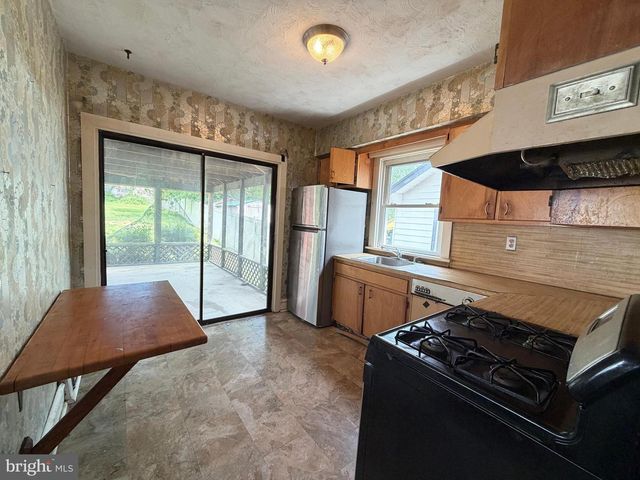 1404 ELMWOOD AVE, Sharon Hill, PA 19079