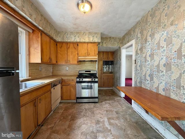 1404 ELMWOOD AVE, Sharon Hill, PA 19079