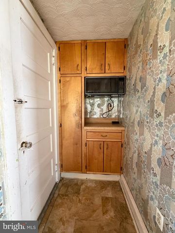 1404 ELMWOOD AVE, Sharon Hill, PA 19079
