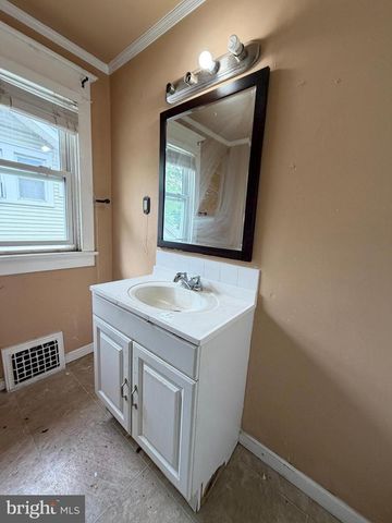 1404 ELMWOOD AVE, Sharon Hill, PA 19079