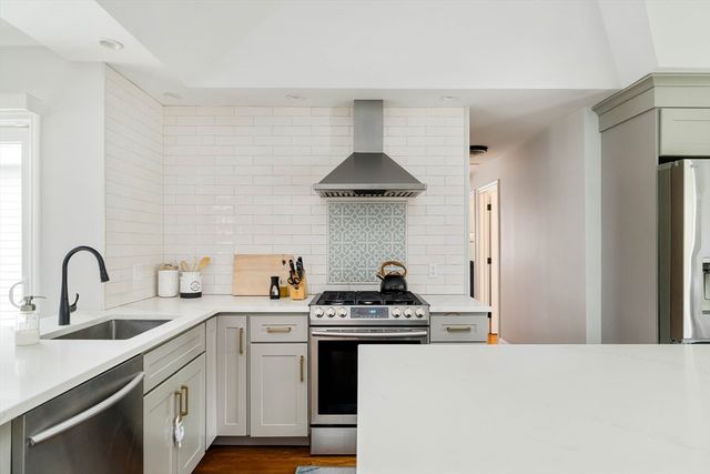 3 Sumpter Rd, Burlington, MA 01803