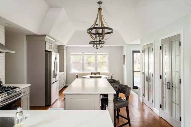 3 Sumpter Rd, Burlington, MA 01803