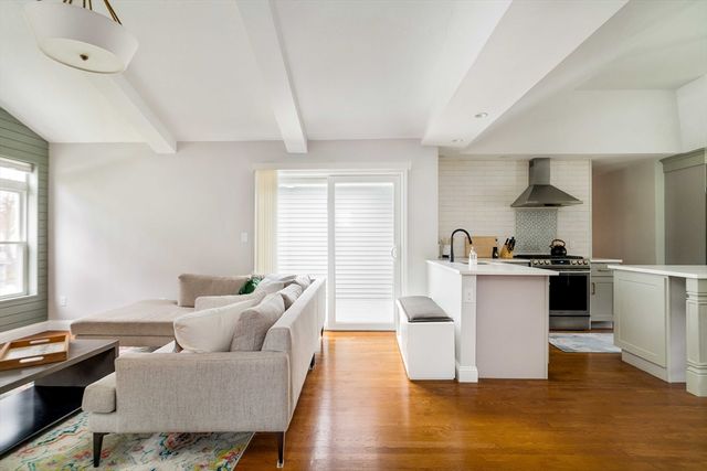 3 Sumpter Rd, Burlington, MA 01803