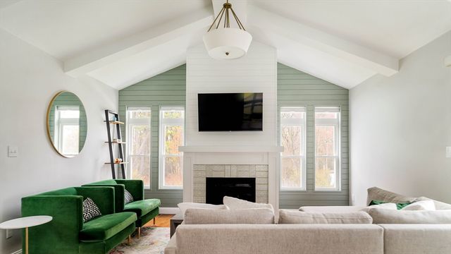 3 Sumpter Rd, Burlington, MA 01803