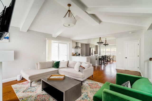 3 Sumpter Rd, Burlington, MA 01803