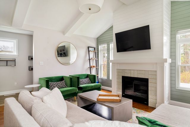 3 Sumpter Rd, Burlington, MA 01803