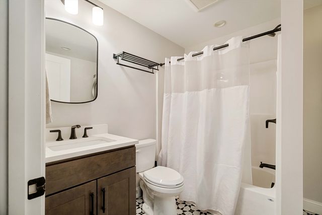 3 Sumpter Rd, Burlington, MA 01803