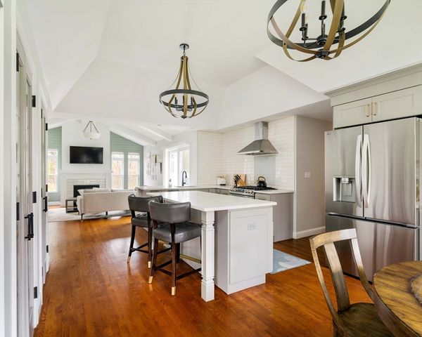 3 Sumpter Rd, Burlington, MA 01803