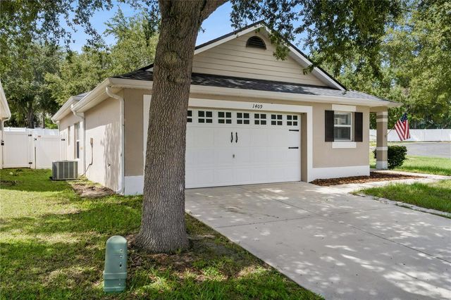 1409 KELLOGG DRIVE, Tavares, FL 32778