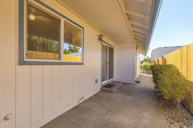 100 SE Liberty Drive, Grants Pass, OR 97527