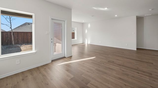 5033 Shumard Drive, Lindale, TX 75771