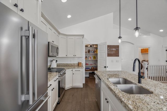 542 E PETERSEN PKWY, South Weber, UT 84405