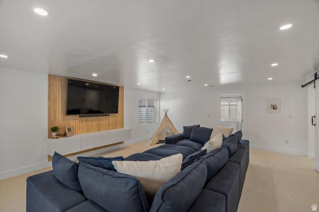 542 E PETERSEN PKWY, South Weber, UT 84405
