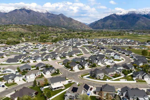 542 E PETERSEN PKWY, South Weber, UT 84405