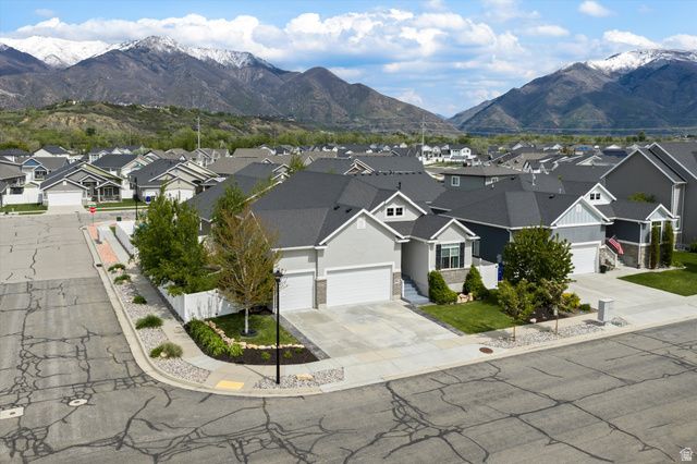 542 E PETERSEN PKWY, South Weber, UT 84405