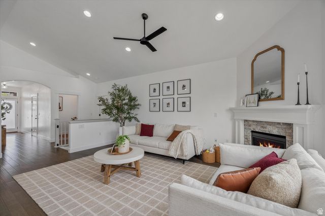 542 E PETERSEN PKWY, South Weber, UT 84405