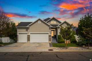 542 E PETERSEN PKWY, South Weber, UT 84405