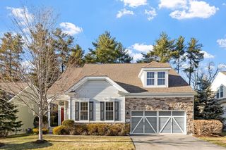 35 Greenside Ln 35, Acton, MA 01720