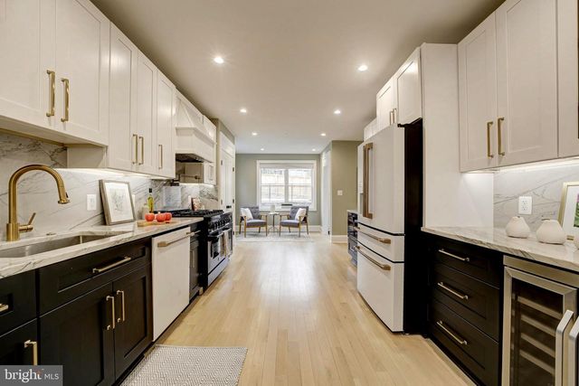 4244 ALTON PL NW, Washington, DC 20016