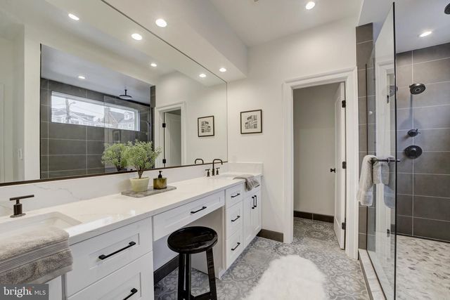 4244 ALTON PL NW, Washington, DC 20016