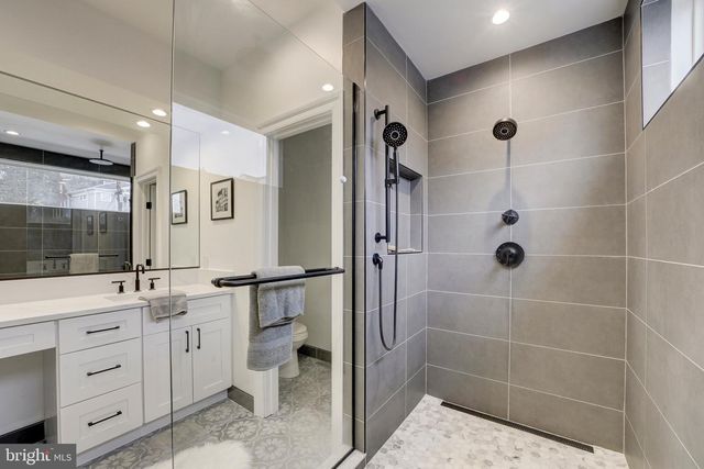 4244 ALTON PL NW, Washington, DC 20016