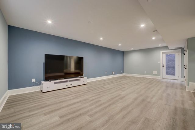 4244 ALTON PL NW, Washington, DC 20016